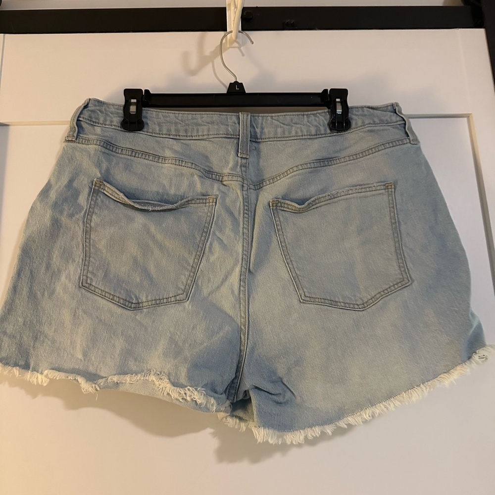 Universal Thread Shorts - Picture 2 of 2
